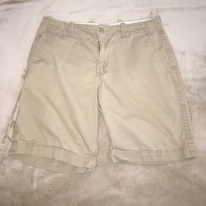 Men’s Gap khaki shorts